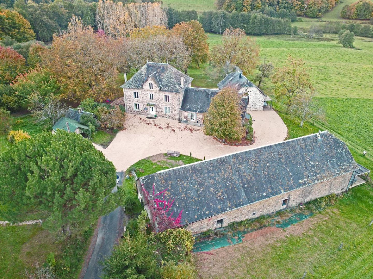 Domaine De La Clauzade Bed and Breakfast Saint-Germain-les-Vergnes Eksteriør billede