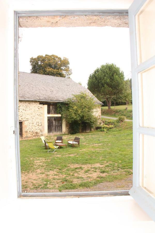 Domaine De La Clauzade Bed and Breakfast Saint-Germain-les-Vergnes Eksteriør billede
